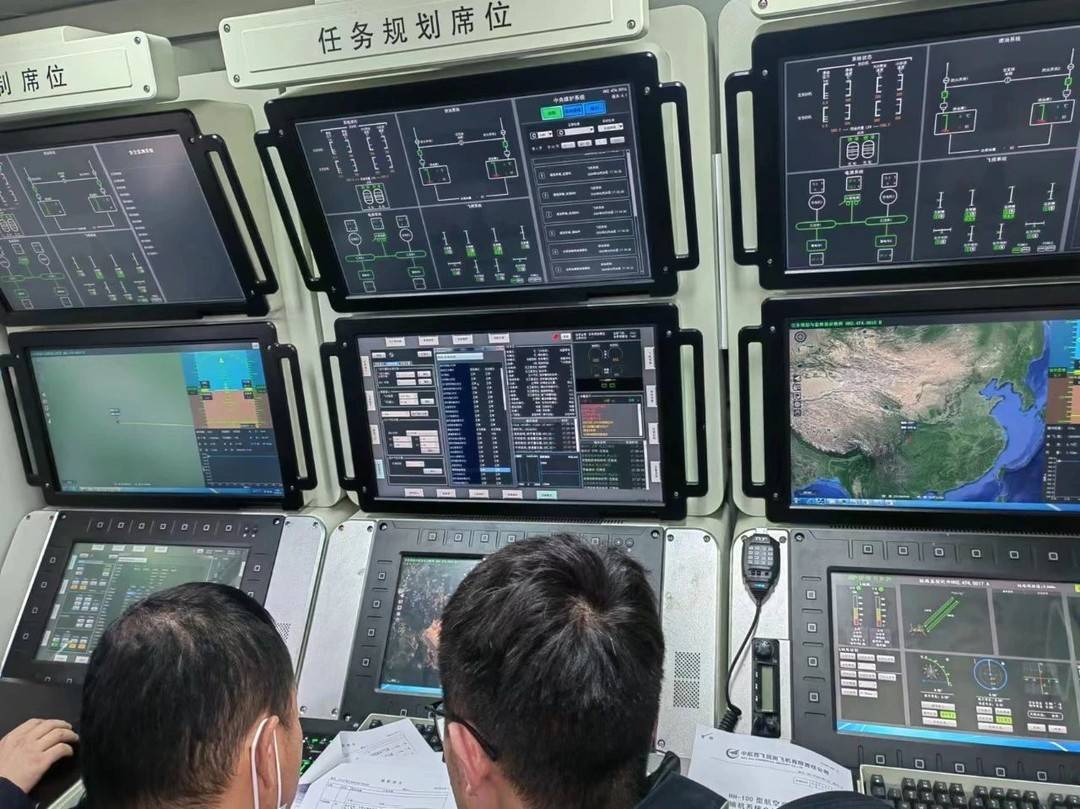 HH-100航空无人运输系统验证机完成低速自主滑行试验